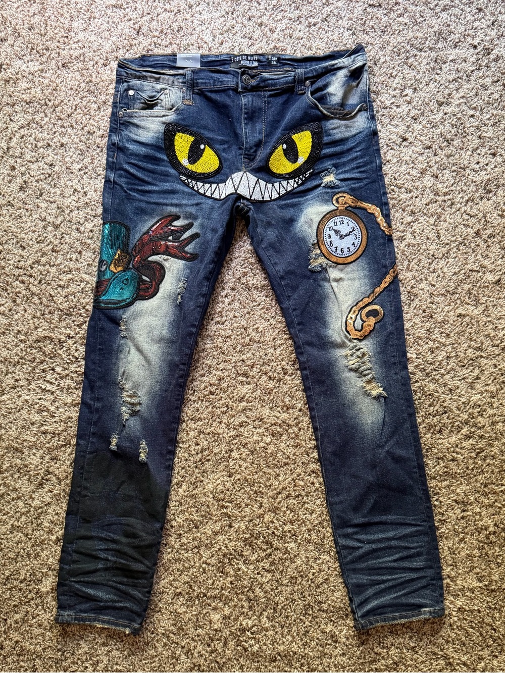 NWT *Cote De Nuits* embroidered distressed men’s denim blue jeans - 38/34